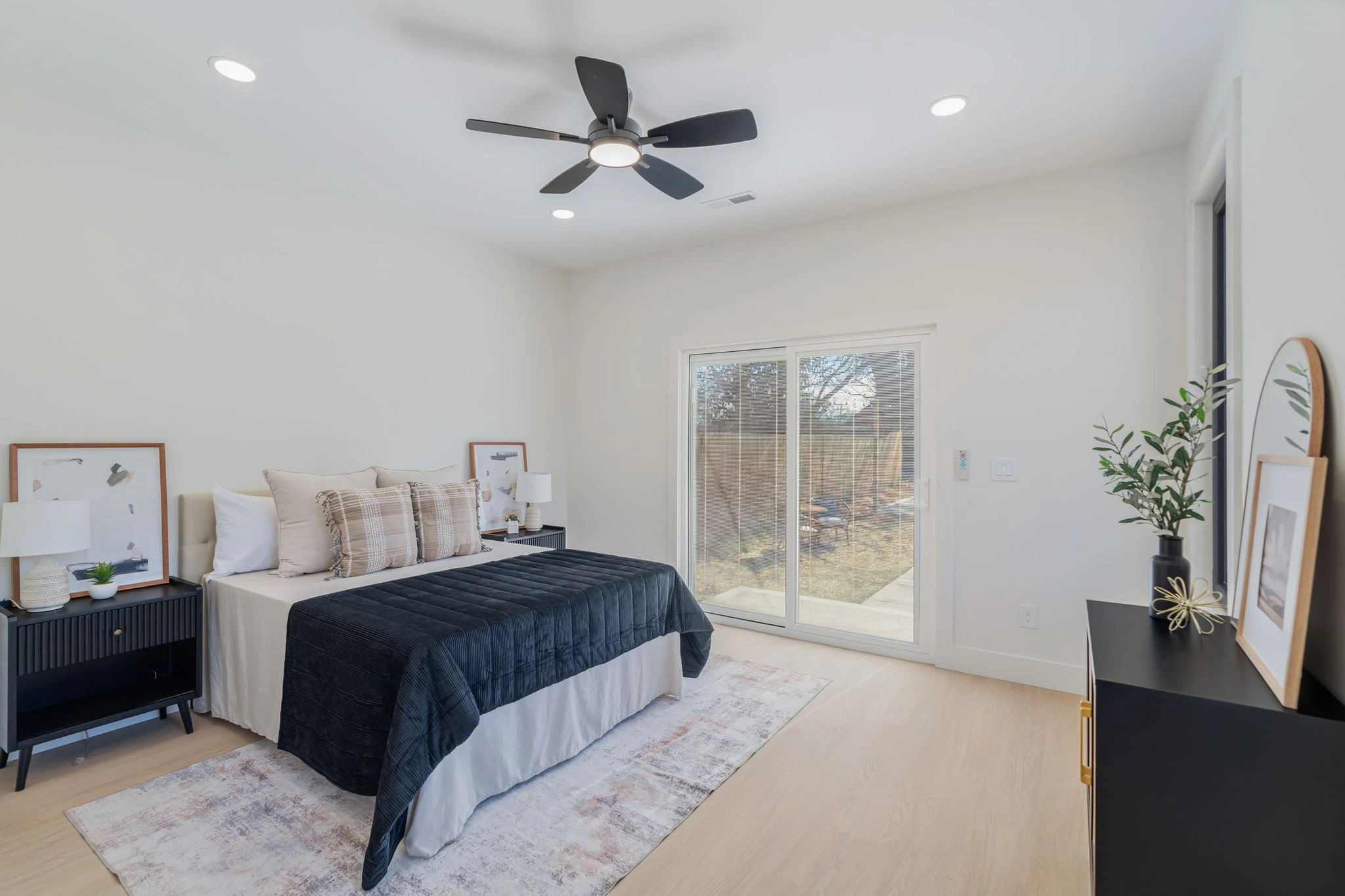 18 Web or Mls 1930 Dodson Ave 20