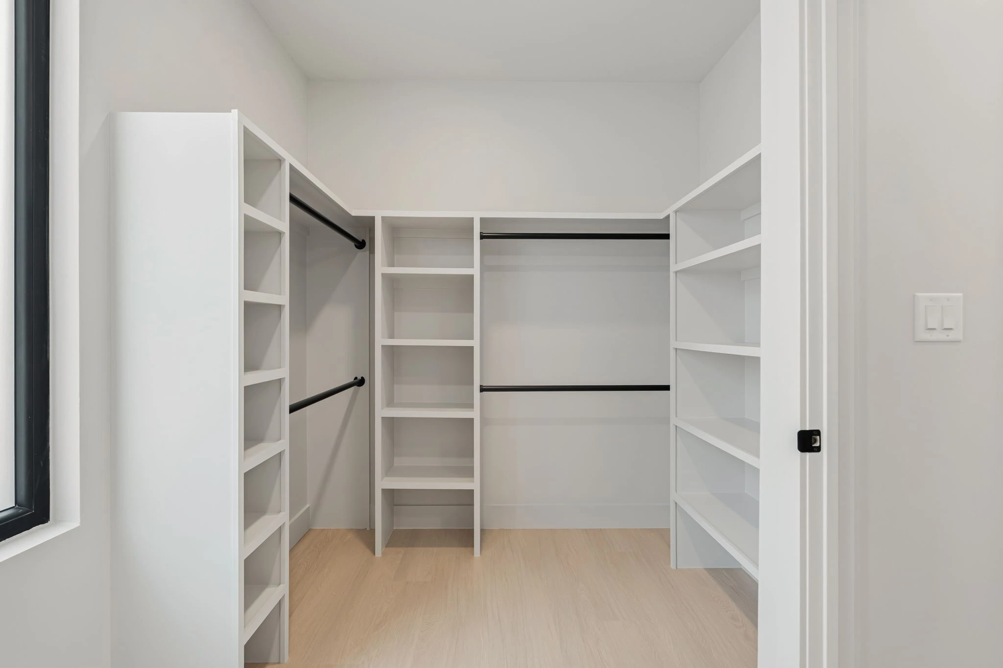 38 Web or Mls 1733 Nathans Cove 41