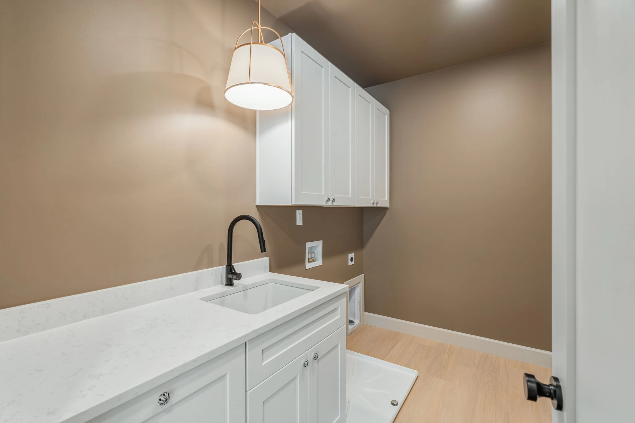 52 Web or Mls 1739 Nathans Cove 53