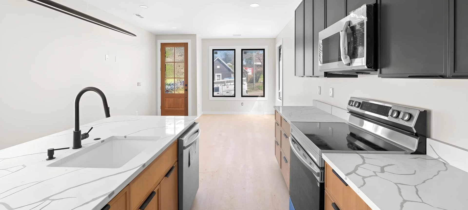 Elevation Thumbnail Raven 10