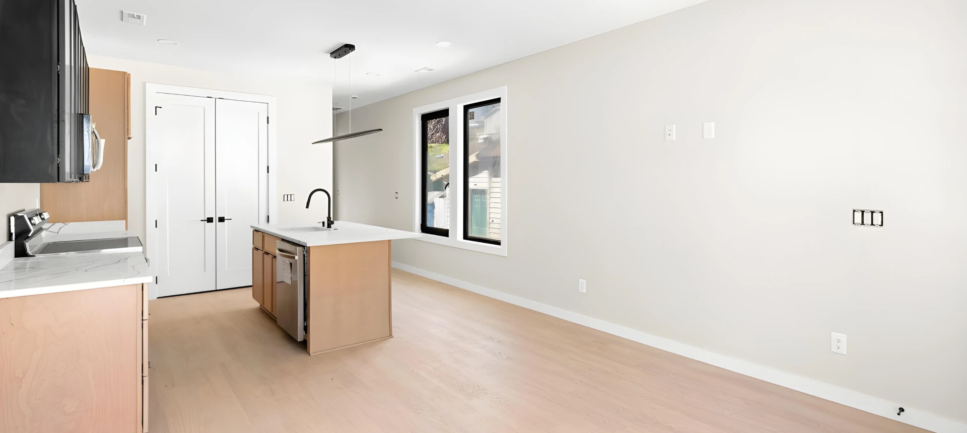 Elevation Thumbnail Raven 4